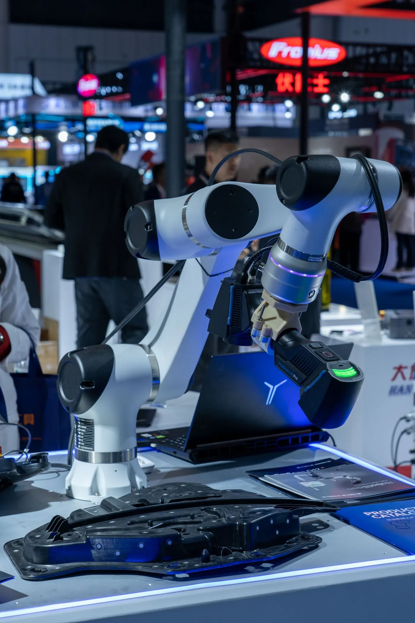 Industrial robotic arm in advanced manufacturing